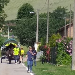 Nell'Astigiano con carretto e asinella verso la Palestina. La bella storia della famiglia Najmeddin