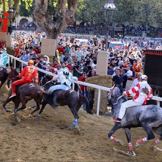 Palio di Asti: il Don Bosco vince la terza batteria