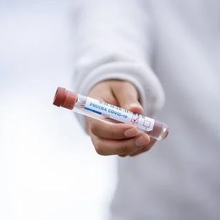 Una fiala di test covid