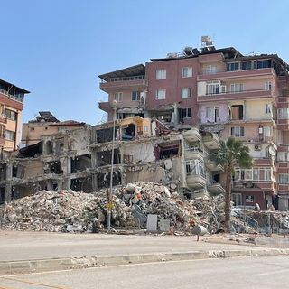 Dal Piemonte alla Turchia, prima settimana per la Maxiemergenza. Situazione drammatica, ma c’è spazio per la vita