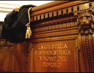 Condanna penale e licenziamento: la Cassazione ribadisce la giusta causa anche per condotte extralavorative