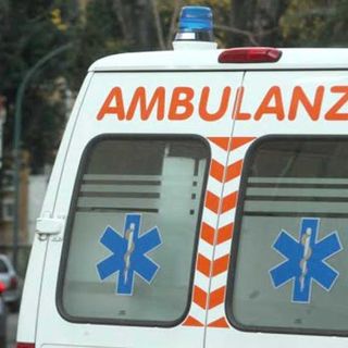 Asti: frontale tra due auto in corso Savona