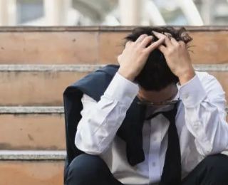 Quarantenne, impiegato, con prestiti tra 10 e 20 mila euro: l'identikit dell'italiano medio indebitato