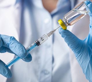Covid, via ai vaccini senza prenotazione per i giovani sportivi. Agevolazioni anche per chi lavora all'interno di impianti e associazioni