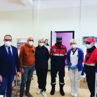 Il sindaco Cavallero nella sede vaccinale