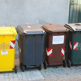 Asti, cassonetti dei rifiuti