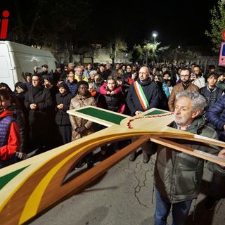 Un'immagine della Via Crucis 2023 (Merphefoto)