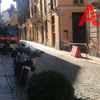 Chiusa al traffico via Ottolenghi, per un balcone pericolante