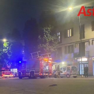Code in corso Savona ad Asti per principio di incendio in una pizzeria