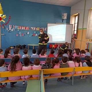 Vigili del fuoco di Asti in cattedra per il progetto &quot;Quattro elementi&quot;
