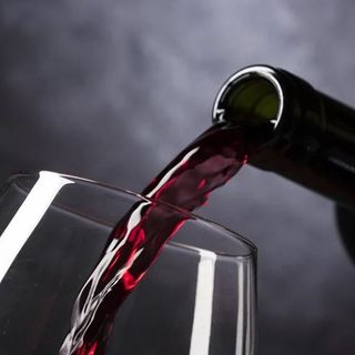 Immagine d'archivio vino rosso