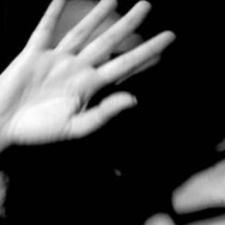 Maltrattava la compagna incinta e disabile e i figli minorenni: il gip conferma il divieto di avvicinamento a un 45enne astigiano