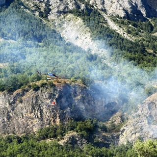 Un incendio nei boschi di Vinadio lo scorso 10 luglio