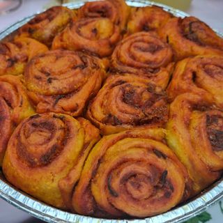In foto il piatto calabrese della pitta alla sardella