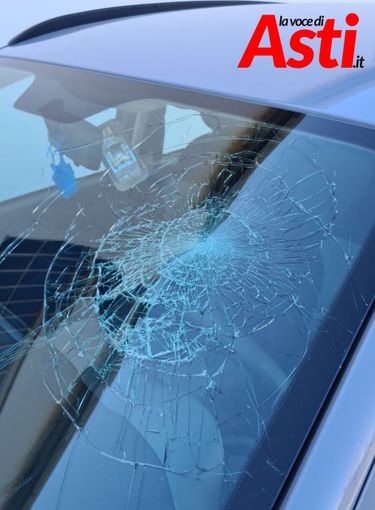 Tampona mezzo dell'Asp, ferita una dipendente che si trovava sulla pedana Tampona mezzo dell'Asp, ferita una dipendente che si trovava sulla pedana