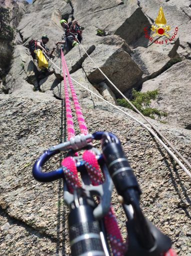 Vigili del fuoco: addestramenti sulla Rocca Sbarua per il personale SAF (FOTO) Vigili del fuoco: addestramenti sulla Rocca Sbarua per il personale SAF (FOTO)