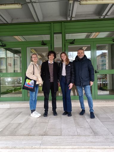 La voce... Delle scuole: campionati di Debate per l'istituto Alfieri di Asti e al Castigliano arriva la Filosofia La voce... Delle scuole: campionati di Debate per l'istituto Alfieri di Asti e al Castigliano arriva la Filosofia