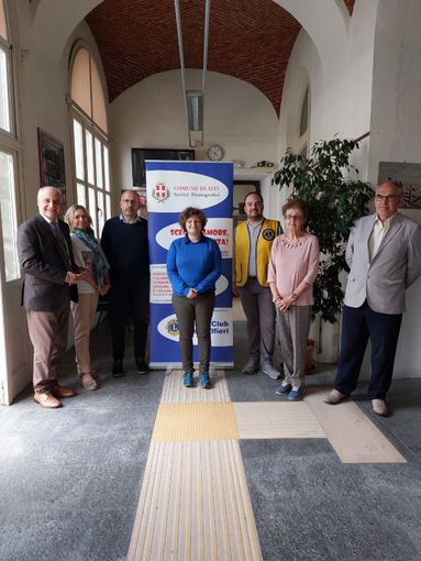 Un totem per sensibilizzare sulla donazione organi all'Anagrafe si Asti Un totem per sensibilizzare sulla donazione organi all'Anagrafe si Asti