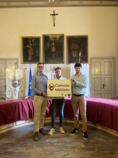 Moncalvo, città più piccola d'Italia, diventa Comune "TabUiato" Moncalvo, città più piccola d'Italia, diventa Comune "TabUiato"