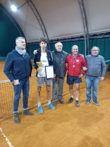 Tennis: terminati i campionati provinciali svoltisi a Canelli Tennis: terminati i campionati provinciali svoltisi a Canelli