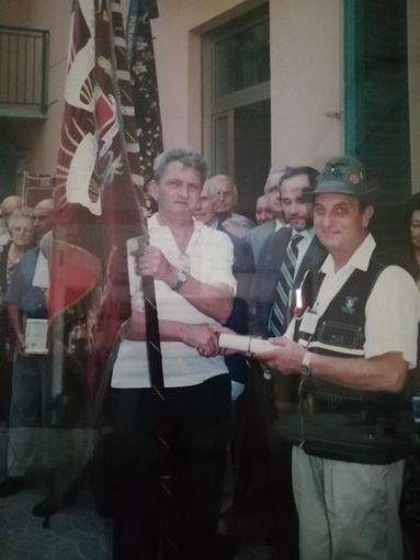 La foto, risalente al 1999, fa riferimento ai festeggiamenti per il centenario della Società Operaia Agricola di Mutuo Soccorso di Portacomaro Stazione