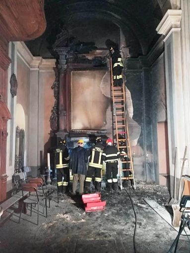 Villafranca: iniziati i lavori di ripristino della chiesa colpita dall'incendio