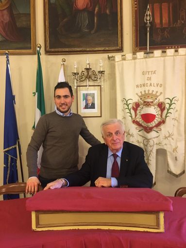 Il consigliere Samuele Bosca con il sindaco di Moncalvo Aldo Fara