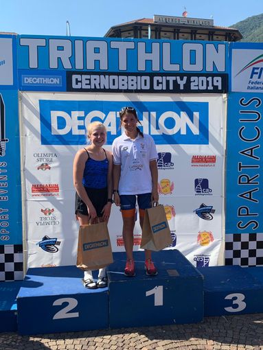 L'astigiana Sara Barrui vince nella categoria juniores il Triathlon sprint di Cernobbio