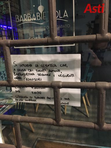 Il cartello del bar Barbabietola di corso Dante