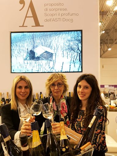 Al Vinitaly di Verona il Consorzio dell'Asti trova apprezzamenti e nuovi mercati Al Vinitaly di Verona il Consorzio dell'Asti trova apprezzamenti e nuovi mercati