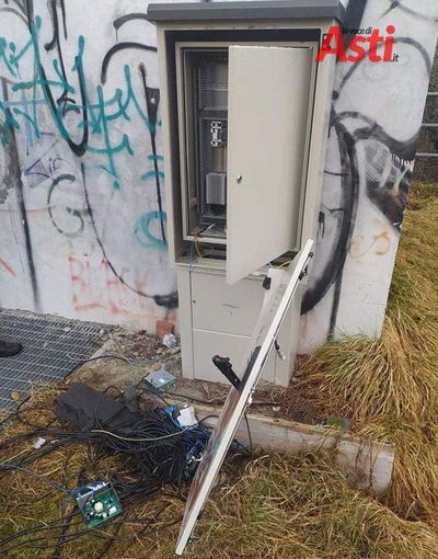 Lungo Tanaro: vandalizzata la cabina elettrica vicino al depuratore. Un'altra storia di ordinaria inciviltà (FOTO)