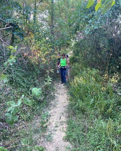 Immagine di una camminata tra Nizza e Vaglio Serra Immagine di una camminata tra Nizza e Vaglio Serra