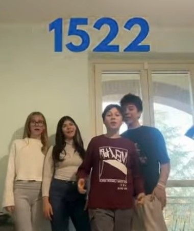 "Non sei sola": contro la violenza componi il numero 1522 [VIDEO]