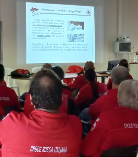 Carabinieri e Croce rossa di Asti insieme per la formazione su scena del crimine e persone in stato di alterazione Carabinieri e Croce rossa di Asti insieme per la formazione su scena del crimine e persone in stato di alterazione