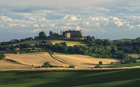 Castello di Montemagno ripreso da Enzo Isaia