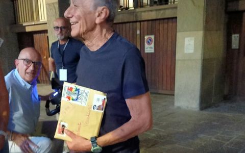 Roberto Vecchioni al presidio DI UNA