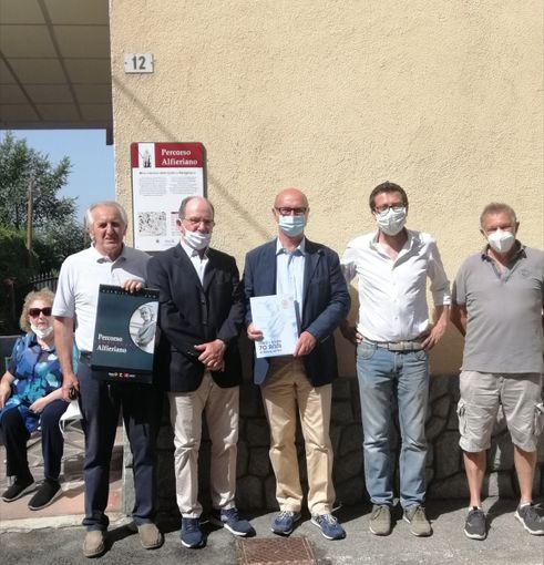 Al Comune di Revigliasco la targa a ricordo di Alfieri neonato, da parte del Rotary