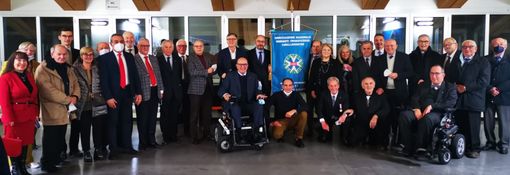 Gli insigniti in una foto di repertorio Gli insigniti in una foto di repertorio