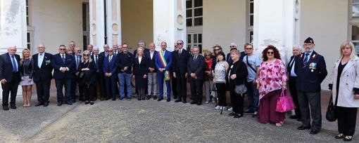 Il gruppo dei partecipanti all’ingresso del Museo con il Sindaco Maurizio Rasero (al centro), Livio Negro, Silvana Bertolotti, l’on. Marcello Coppo (a sinistra) Maurizio, Monzani, Carlo Varni, (a destra) ed alcuni delegati provinciali, comunali ed intercomunali. Il gruppo dei partecipanti all’ingresso del Museo con il Sindaco Maurizio Rasero (al centro), Livio Negro, Silvana Bertolotti, l’on. Marcello Coppo (a sinistra) Maurizio, Monzani, Carlo Varni, (a destra) ed alcuni delegati provinciali, comunali ed intercomunali.