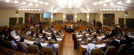 Patrocini onerosi a sostegno di iniziative senza scopo di lucro. Dal Consiglio regionale più di 400mila euro