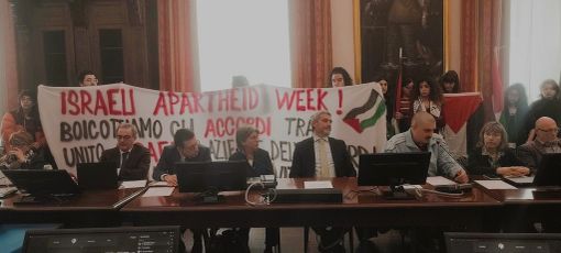 Il collettivo studentesco fa irruzione nel Senato accademico (Torino Oggi) Il collettivo studentesco fa irruzione nel Senato accademico (Torino Oggi)