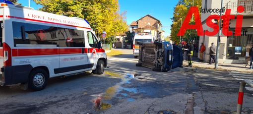 Asti, incidente tra un'ambulanza e un'auto al semaforo di corso Galileo Ferraris Asti, incidente tra un'ambulanza e un'auto al semaforo di corso Galileo Ferraris