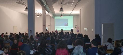 Al palazzo dell’Enofila ‘Generazione social’ incontra i genitori per riflettere su educazione, internet e videogiochi Al palazzo dell’Enofila ‘Generazione social’ incontra i genitori per riflettere su educazione, internet e videogiochi