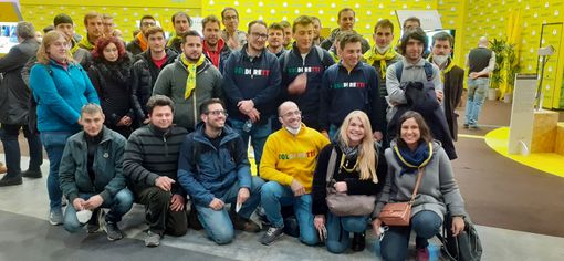 Una parte dei giovani imprenditori che hanno manifestato in mattinata a Verona Una parte dei giovani imprenditori che hanno manifestato in mattinata a Verona