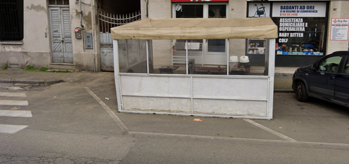 Dehors distrutto nella notte in corso Alessandria, indagini ancora in corso