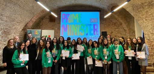 Le studentesse che hanno partecipato alla I edizione di Prime Minister – Asti il giorno del Graduation Day dello scorso 17 dicembre 2022 Le studentesse che hanno partecipato alla I edizione di Prime Minister – Asti il giorno del Graduation Day dello scorso 17 dicembre 2022