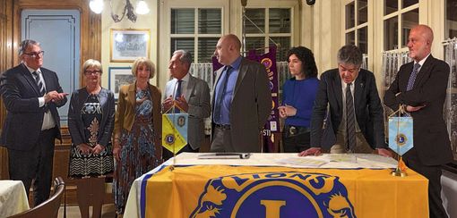 Nella foto da sinistra: Enrico Anghilante, Martina Gado, Stella Perrone, Claudio Ligresti, Giancarlo Vanzino, Marina Rissone, Andrea Amalberto e Josi Venturini Nella foto da sinistra: Enrico Anghilante, Martina Gado, Stella Perrone, Claudio Ligresti, Giancarlo Vanzino, Marina Rissone, Andrea Amalberto e Josi Venturini