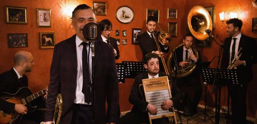 Da questa sera Asti è capitale della cultura con AstiTeatro. Si parte con la BandaKadabra Da questa sera Asti è capitale della cultura con AstiTeatro. Si parte con la BandaKadabra