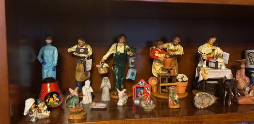 Una giovane casara il nuovo personaggio del presepe 2024 di Coldiretti Una giovane casara il nuovo personaggio del presepe 2024 di Coldiretti