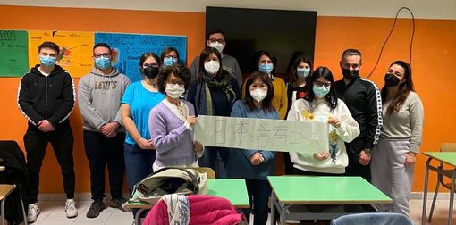 Midori Kondo con alcuni studenti del corso Midori Kondo con alcuni studenti del corso